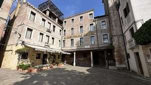 ai due fanali hotel venezia